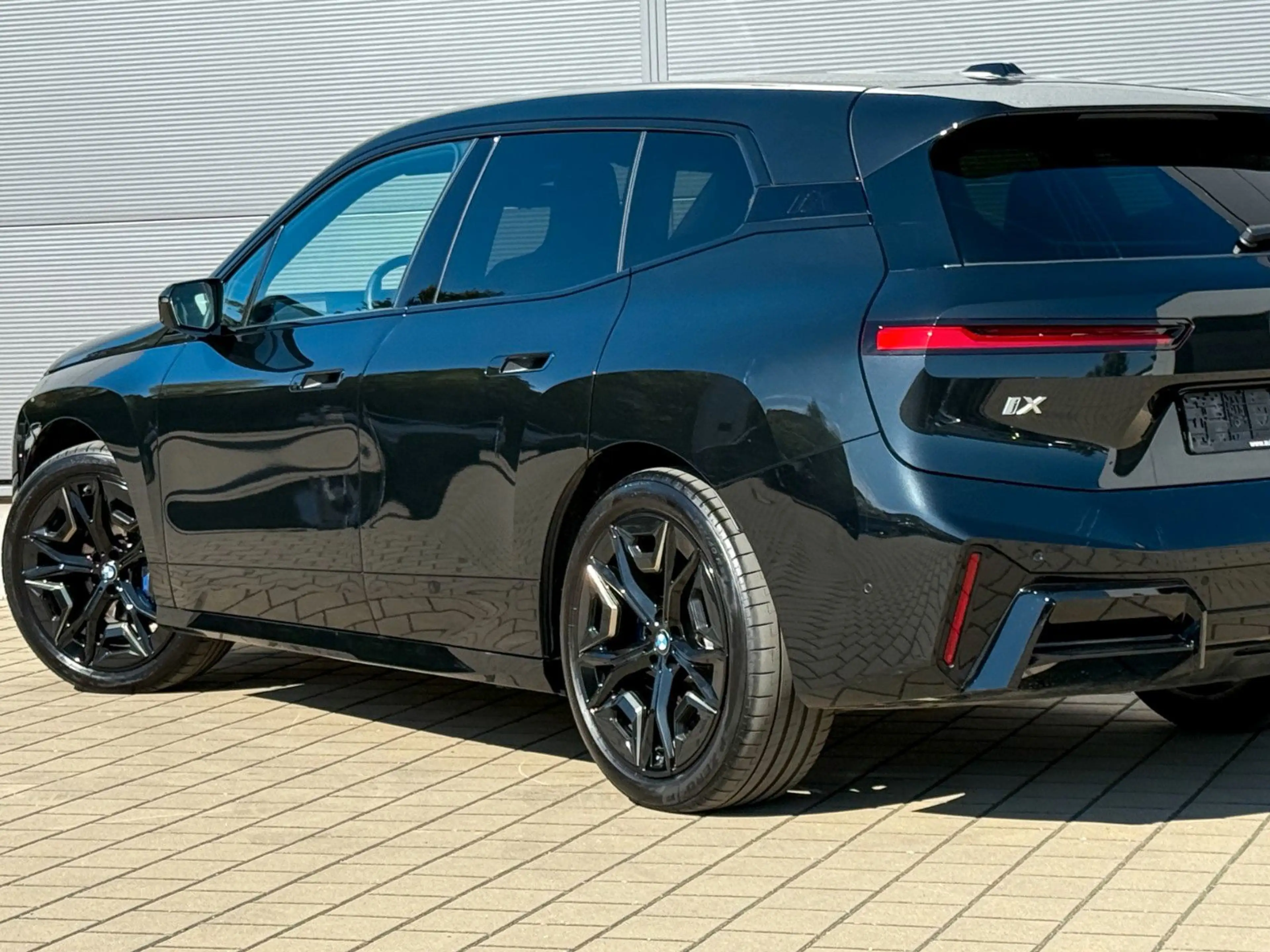 BMW iX 60 xDrive M Sport*2-AchsLuft*AHK*Autobahn° — photo 5