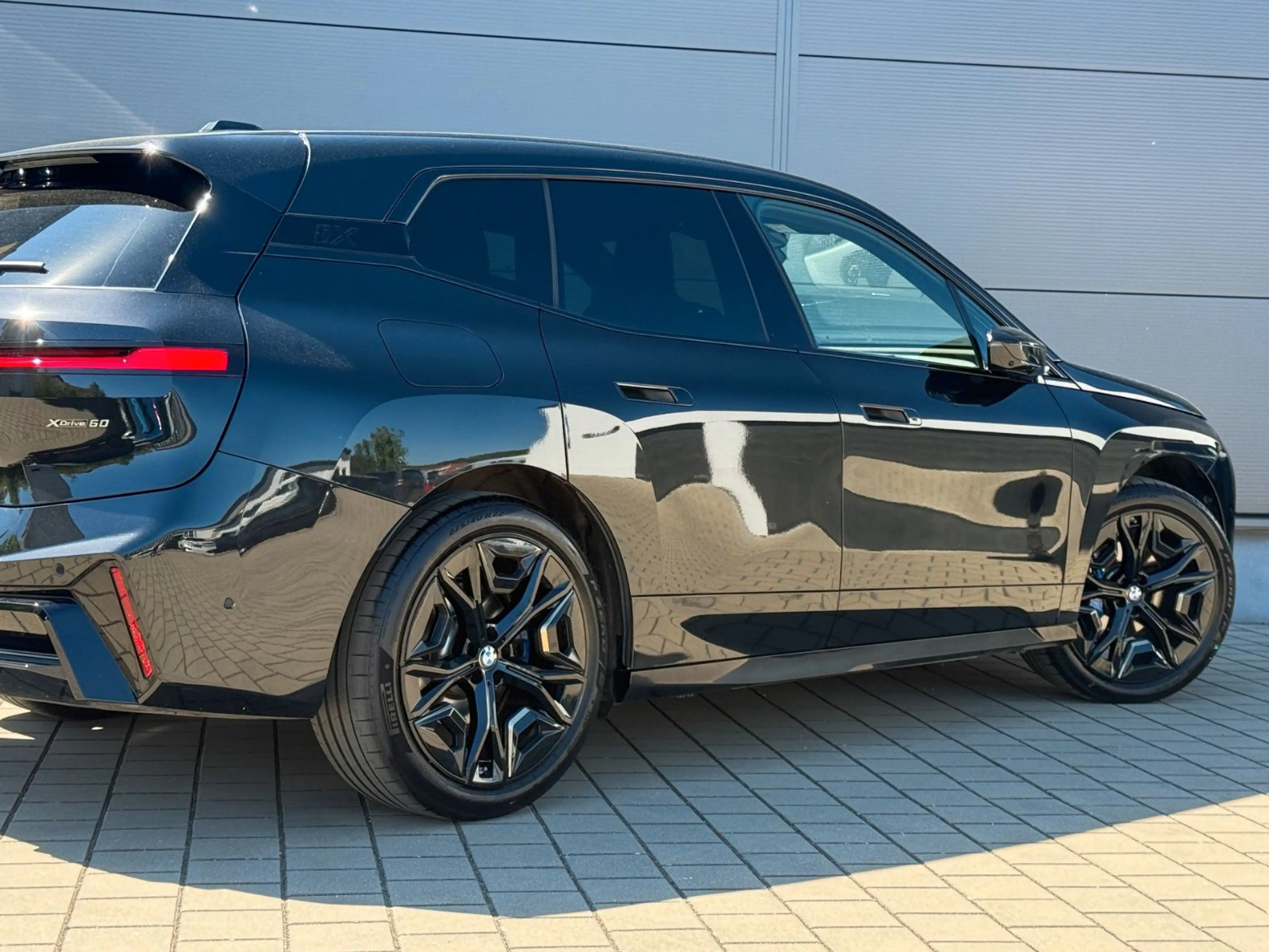 BMW iX 60 xDrive M Sport*2-AchsLuft*AHK*Autobahn° — photo 9