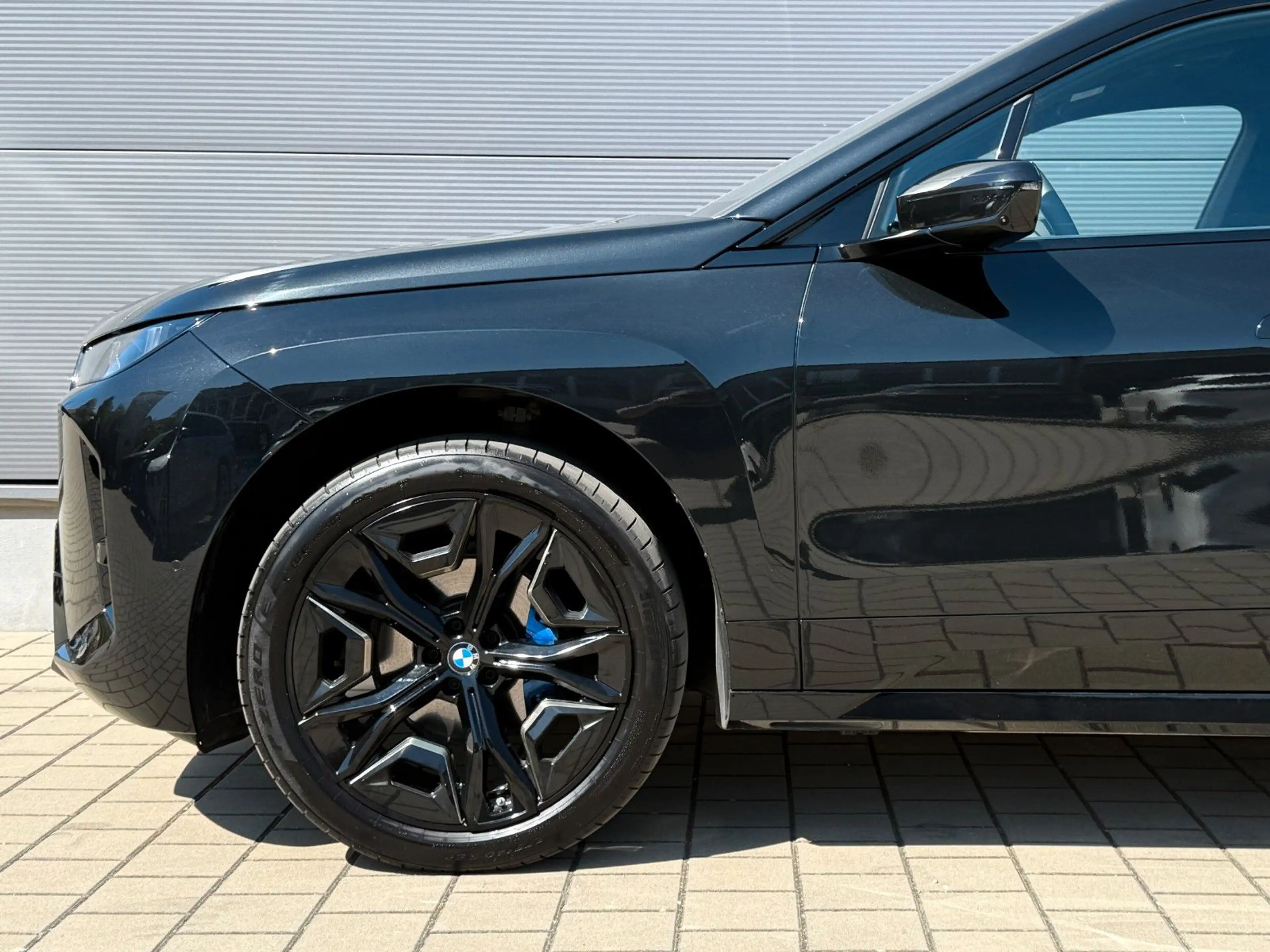BMW iX 60 xDrive M Sport*2-AchsLuft*AHK*Autobahn° — photo 10