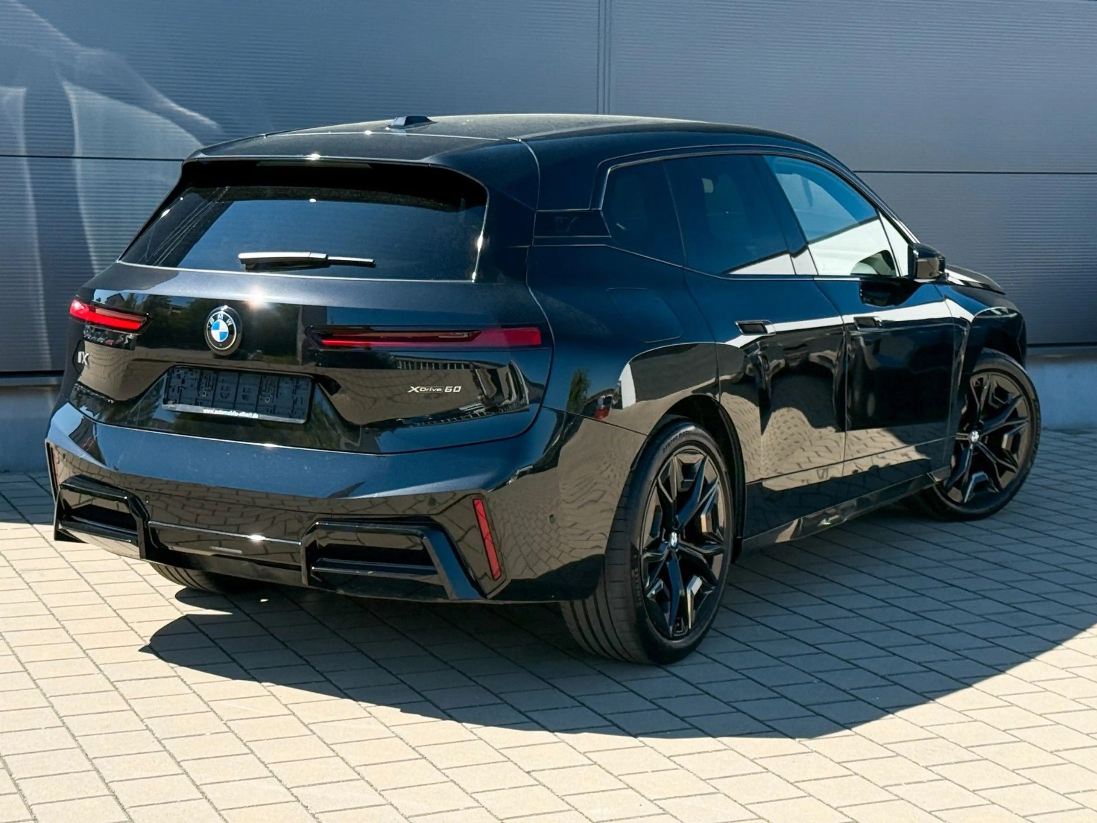 BMW iX 60 xDrive M Sport*2-AchsLuft*AHK*Autobahn° — photo 6