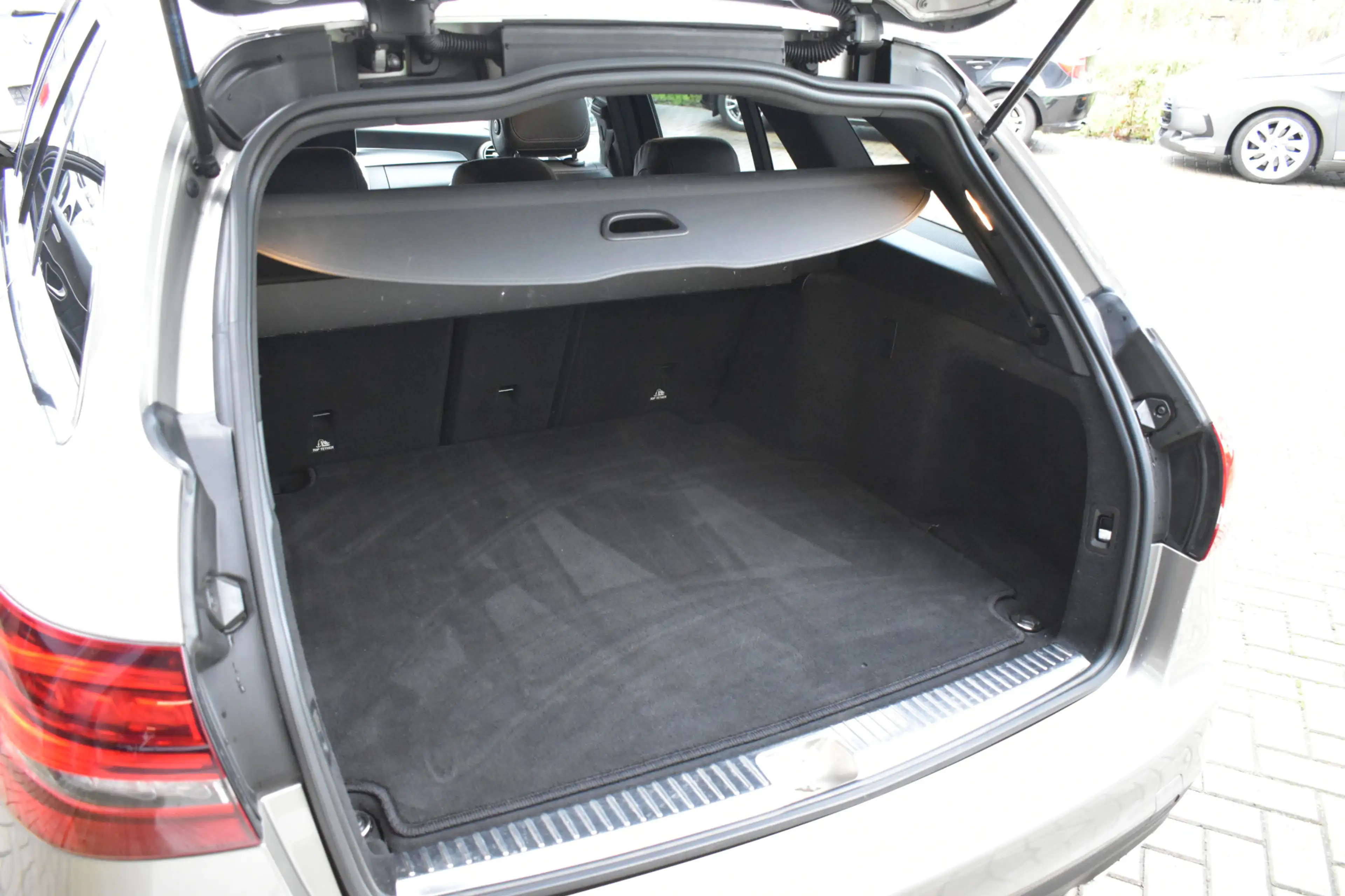 Mercedes-Benz C 220 Estate d AMG Premium Plus Pack — photo 15