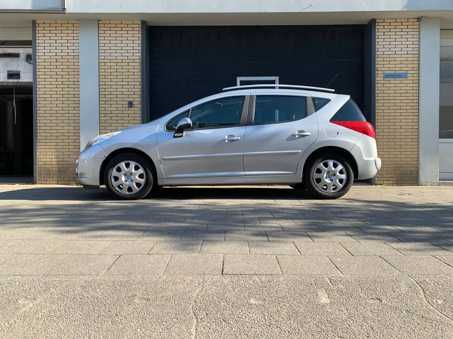 Peugeot 207 SW 1.6 VTi XS Première Grau - 1