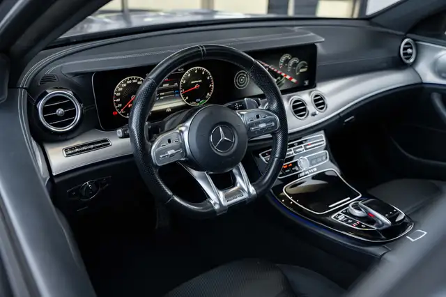 Mercedes-Benz E-Class view 8