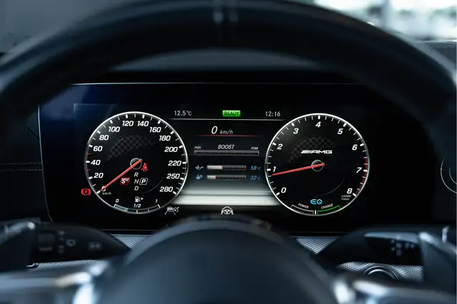 Mercedes-Benz E-Class view 11