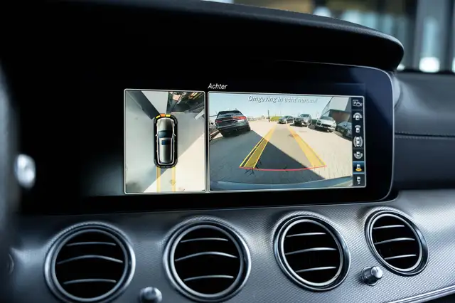 Mercedes-Benz E-Class view 13
