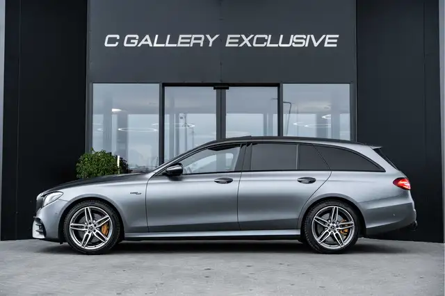 Mercedes-Benz E-Class view 4
