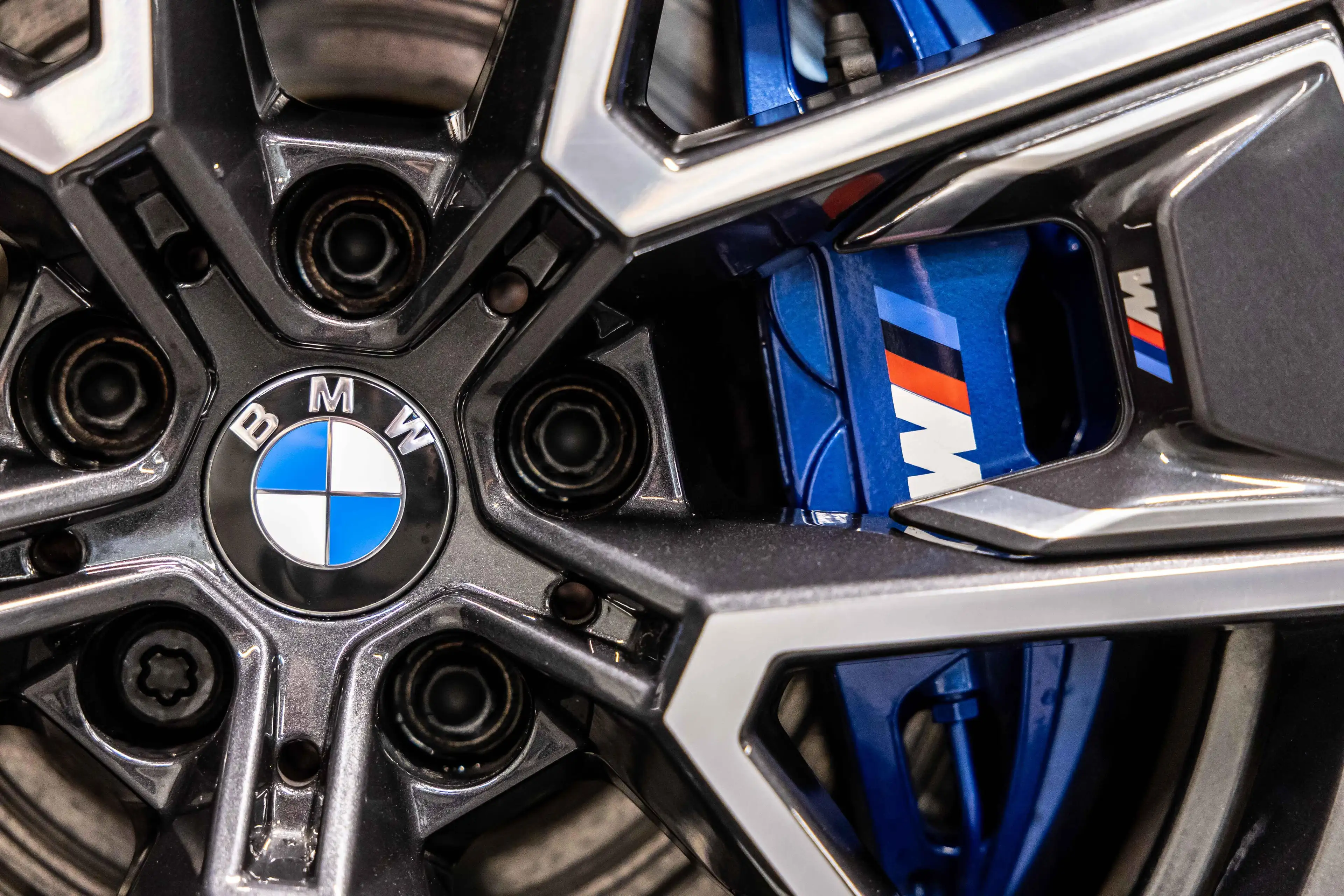 BMW i4 M50 Gran Coupé — photo 10