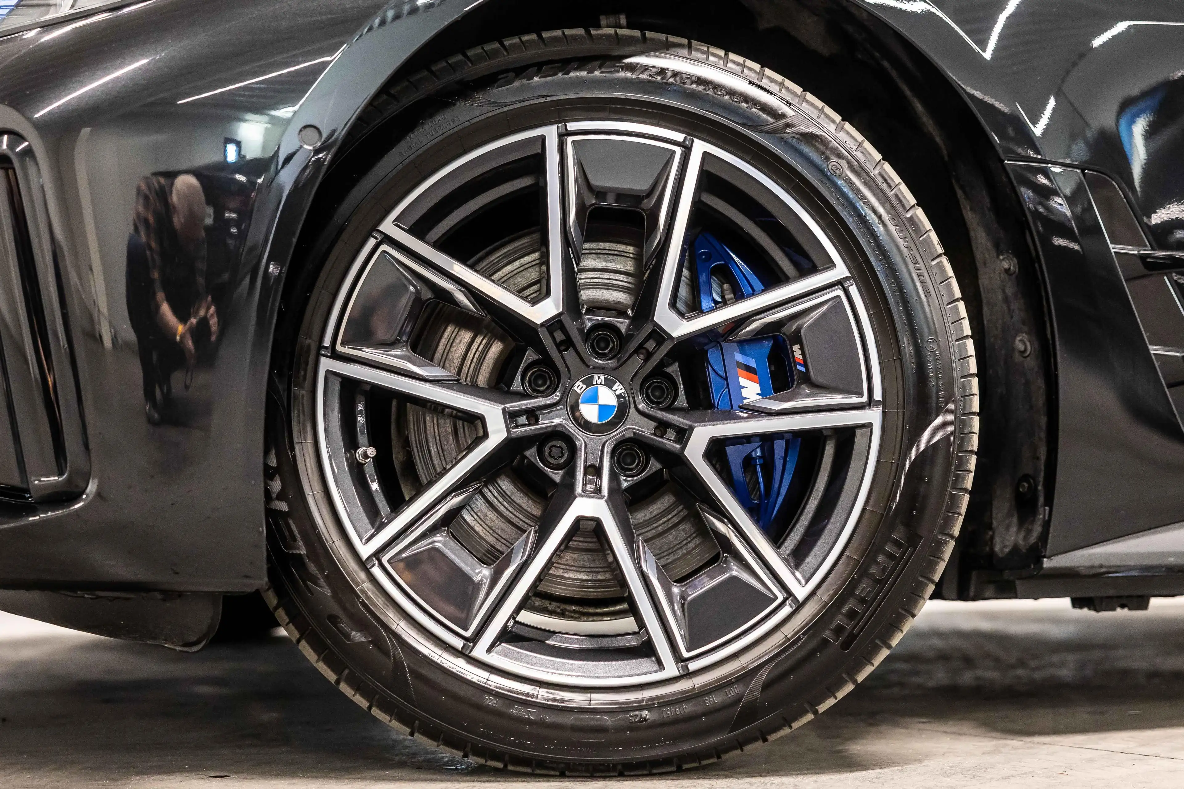 BMW i4 M50 Gran Coupé — photo 8