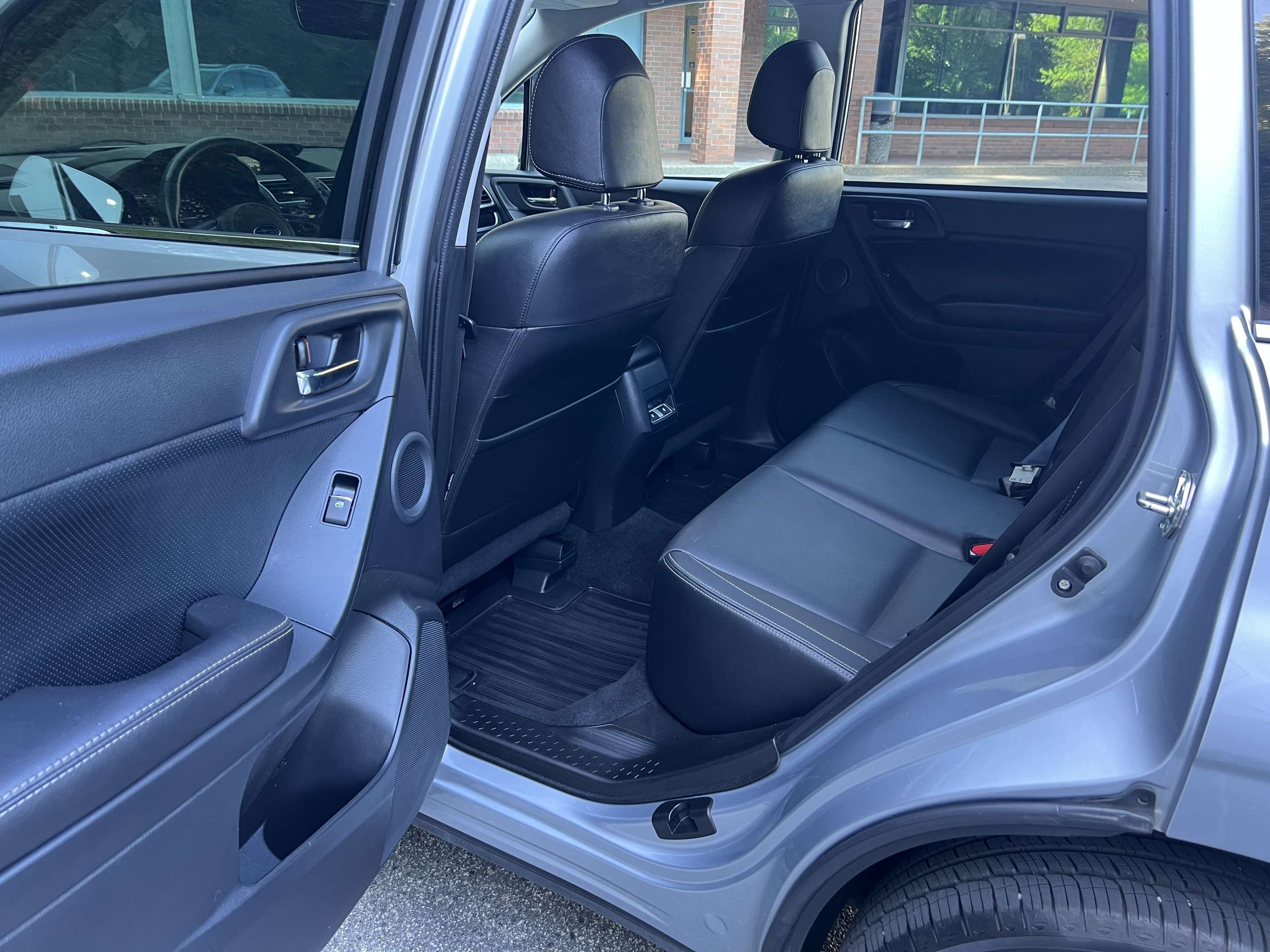 2017 Subaru Forester 2.0XT Limited w/Tech Pkg thumb 24