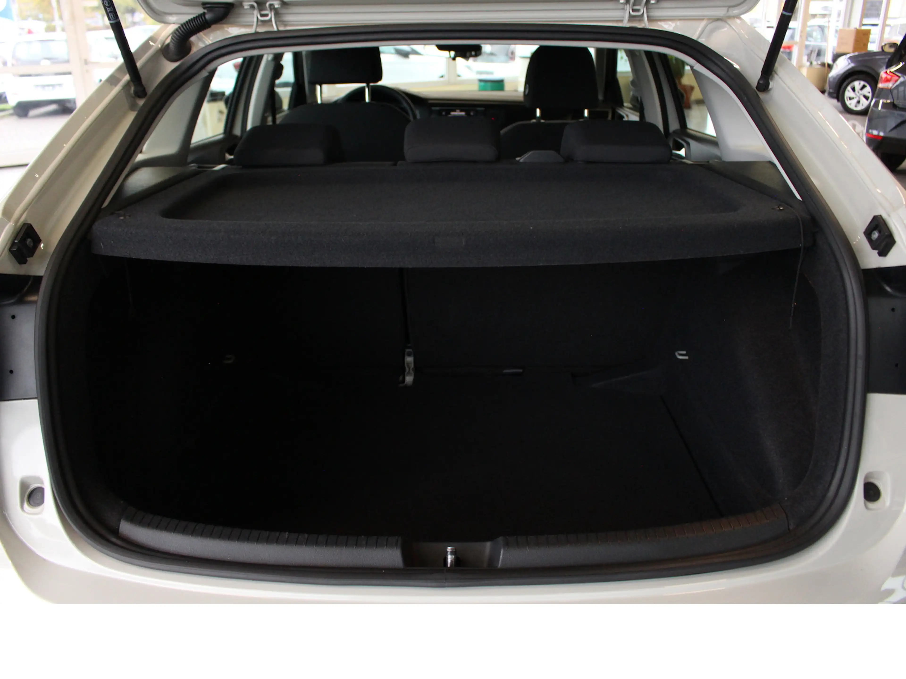 Volkswagen Taigo 1.0 TSI,Nur 21675 KM,Top-Zustand — photo 12