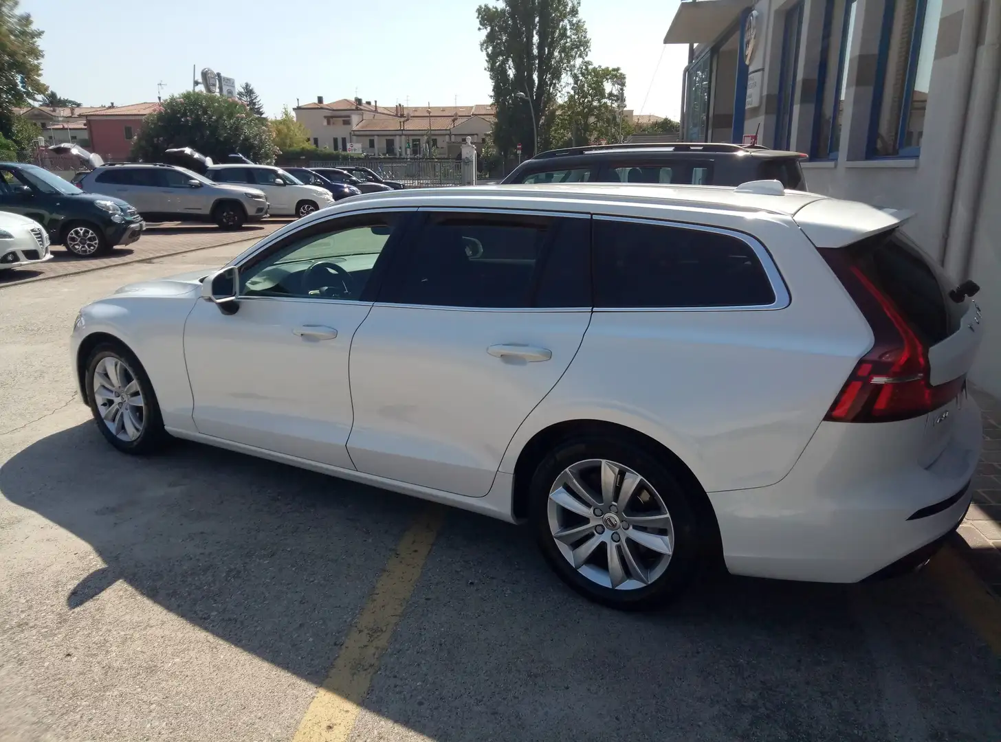 Volvo V60 V60 2.0 d4 Business plus geartronic 190 cv Bianco - 1