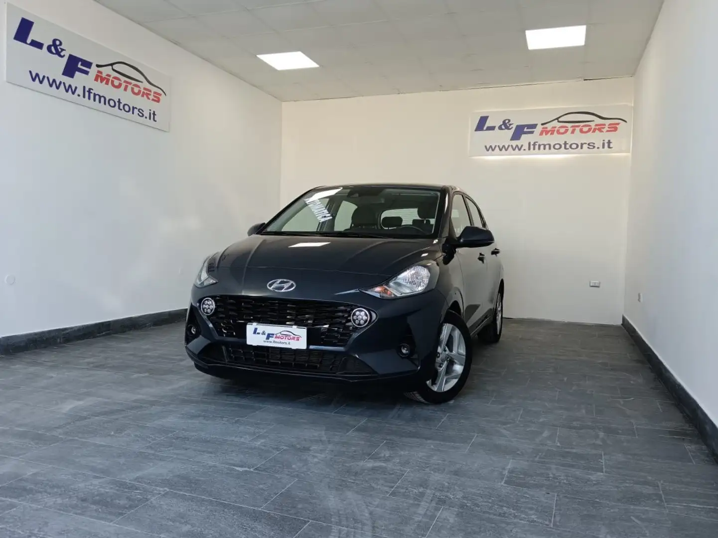 Hyundai i10 1.0 MPI AT Tech Grigio - 1