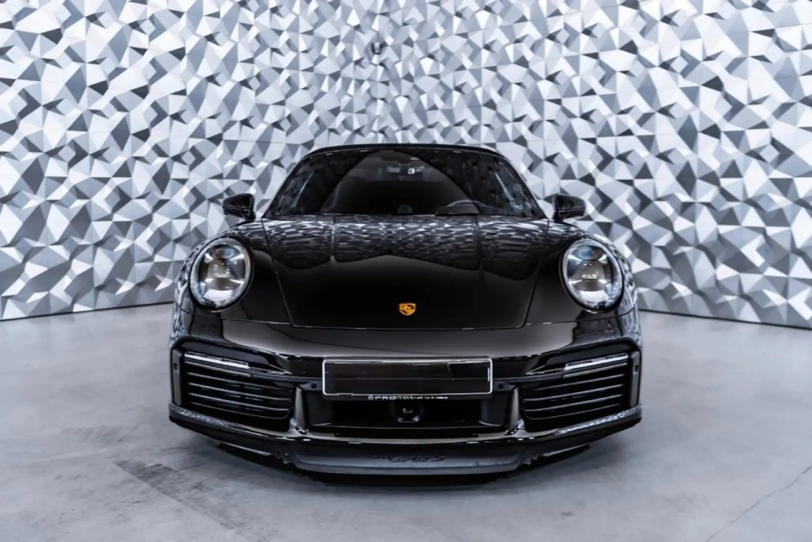 Porsche 992 Turbo S Coupé PDK Zwart - 2