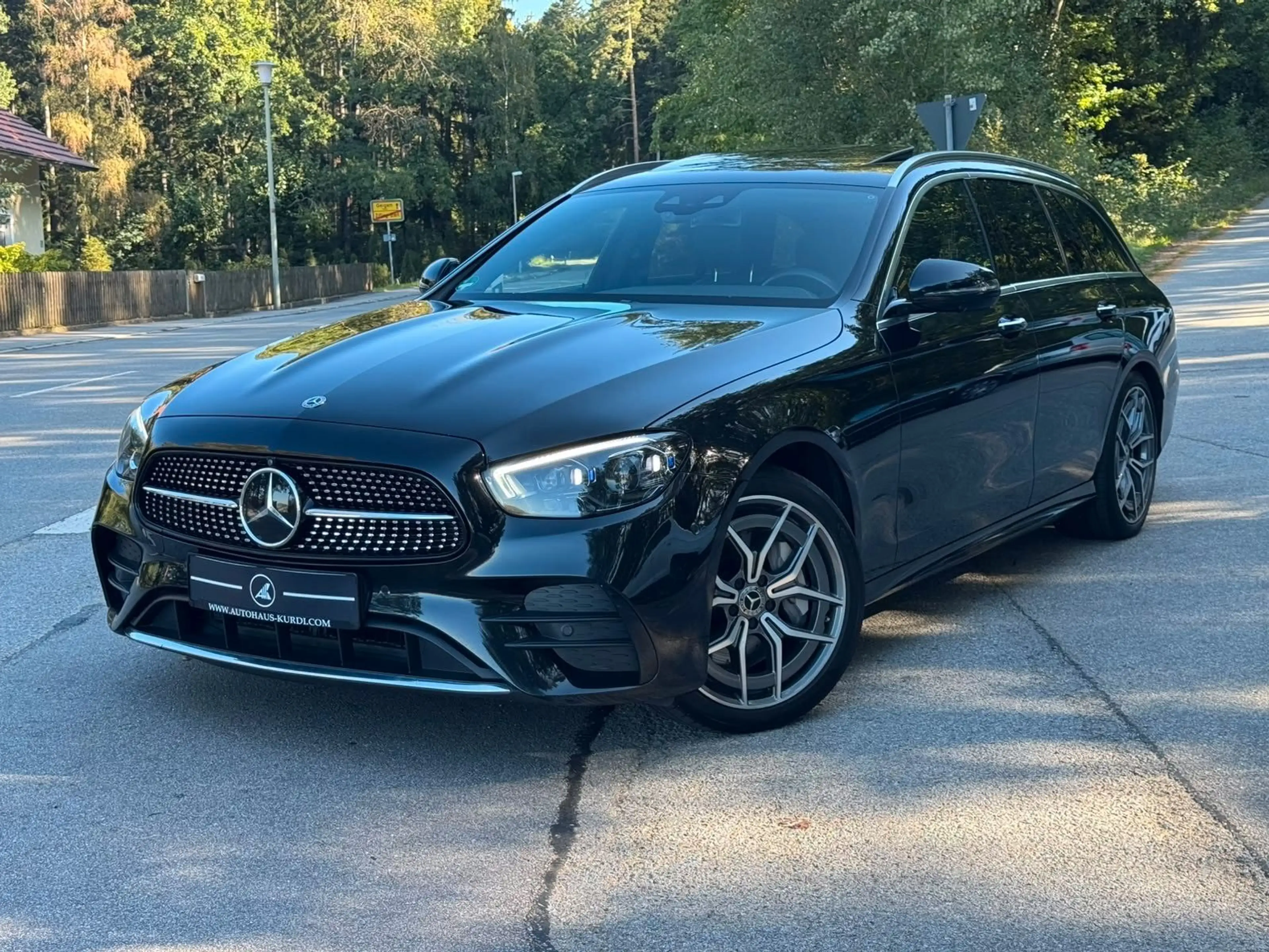 Mercedes-Benz E 400 E400d 4M AMG ACC BURMESTER 360 MEM MULTIBEAM AHK