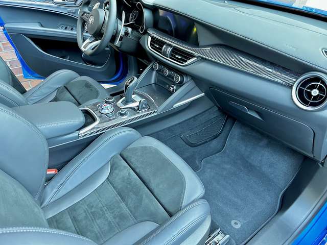 Alfa Romeo Stelvio 2.0 T AT8-Q4 Veloce Ti, Witerreif. Sitzh. hinten.