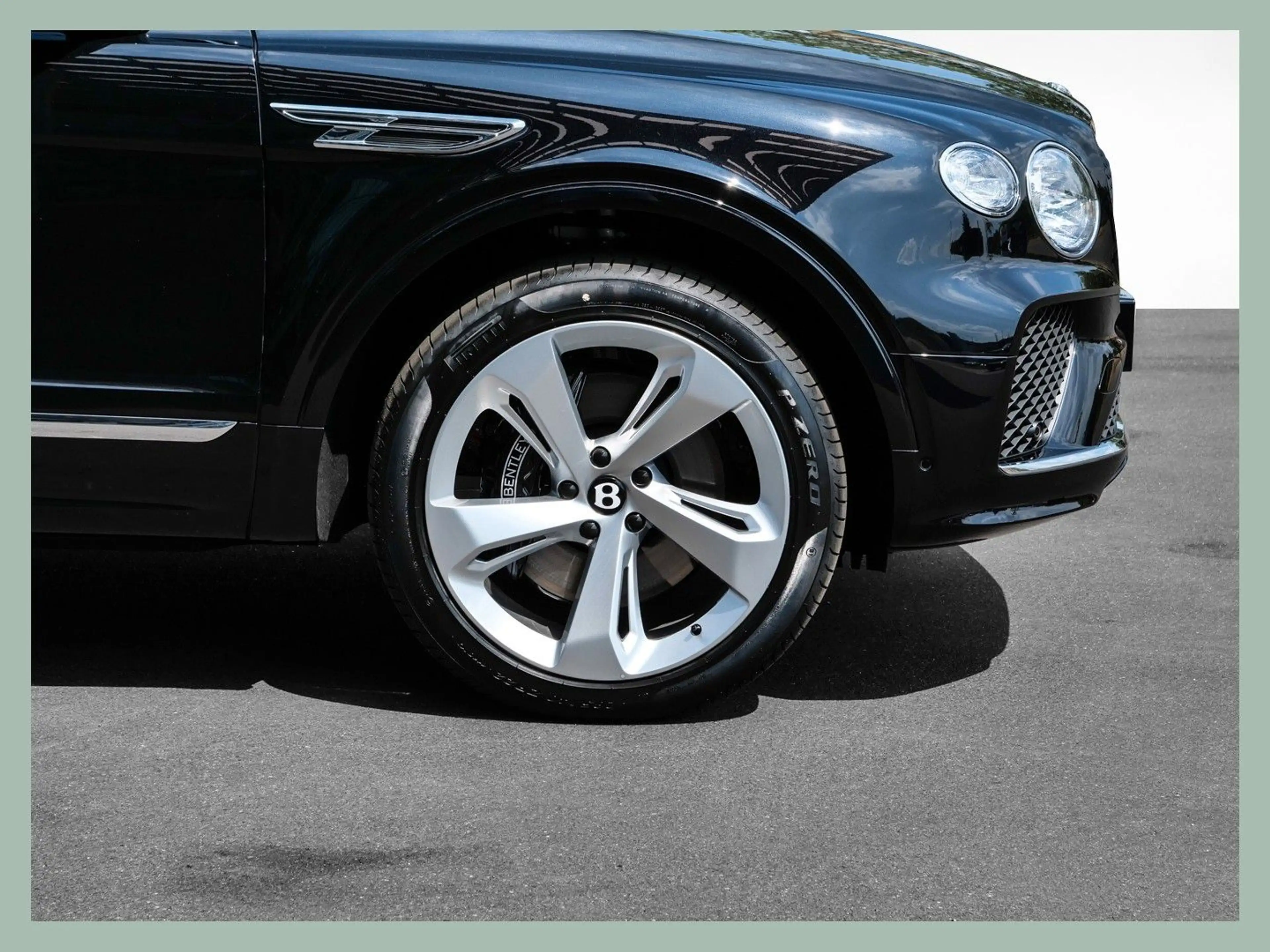 Bentley Bentayga V8 // BENTLEY DÜSSELDORF — photo 6