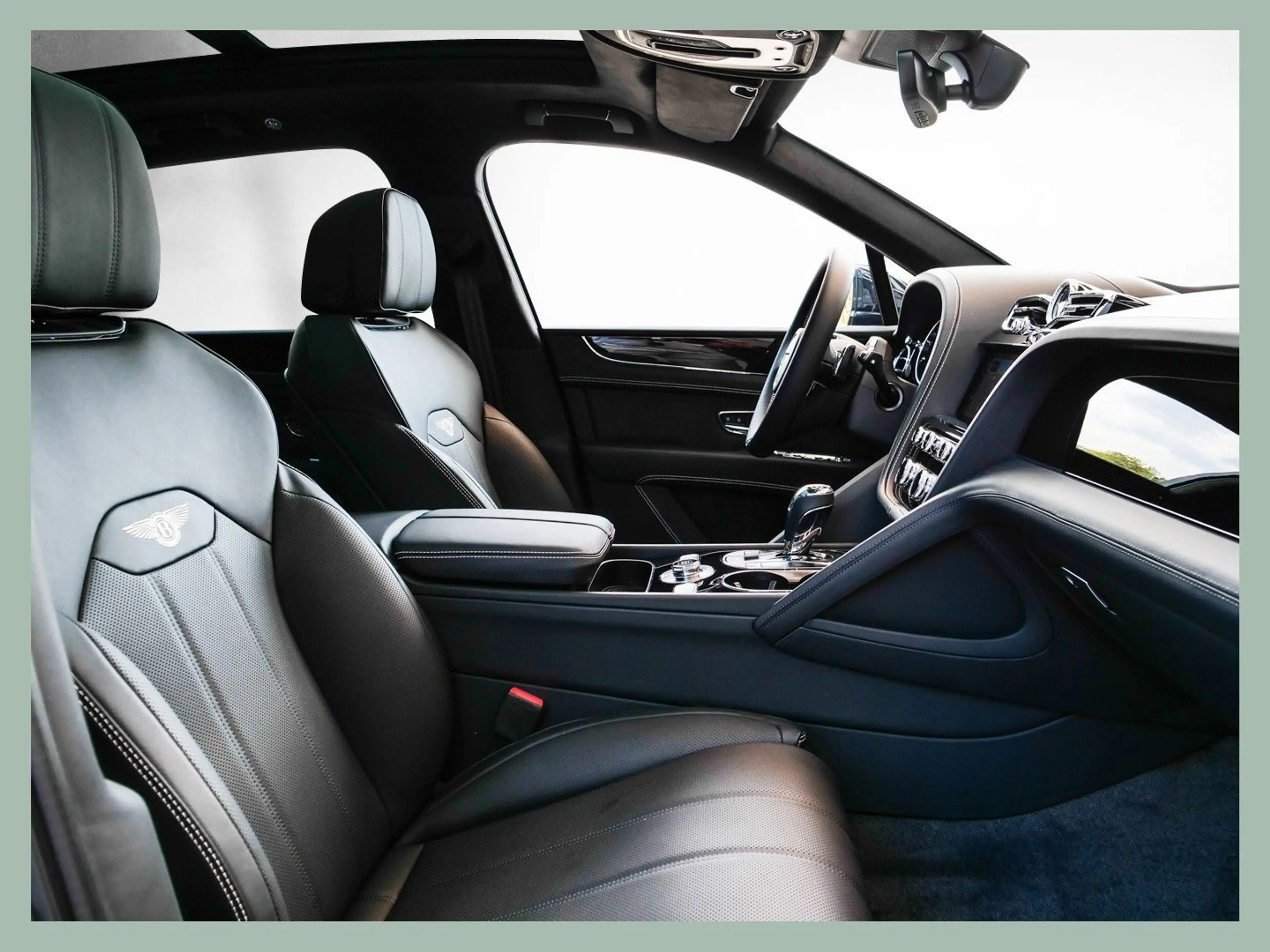Bentley Bentayga V8 // BENTLEY DÜSSELDORF — photo 10