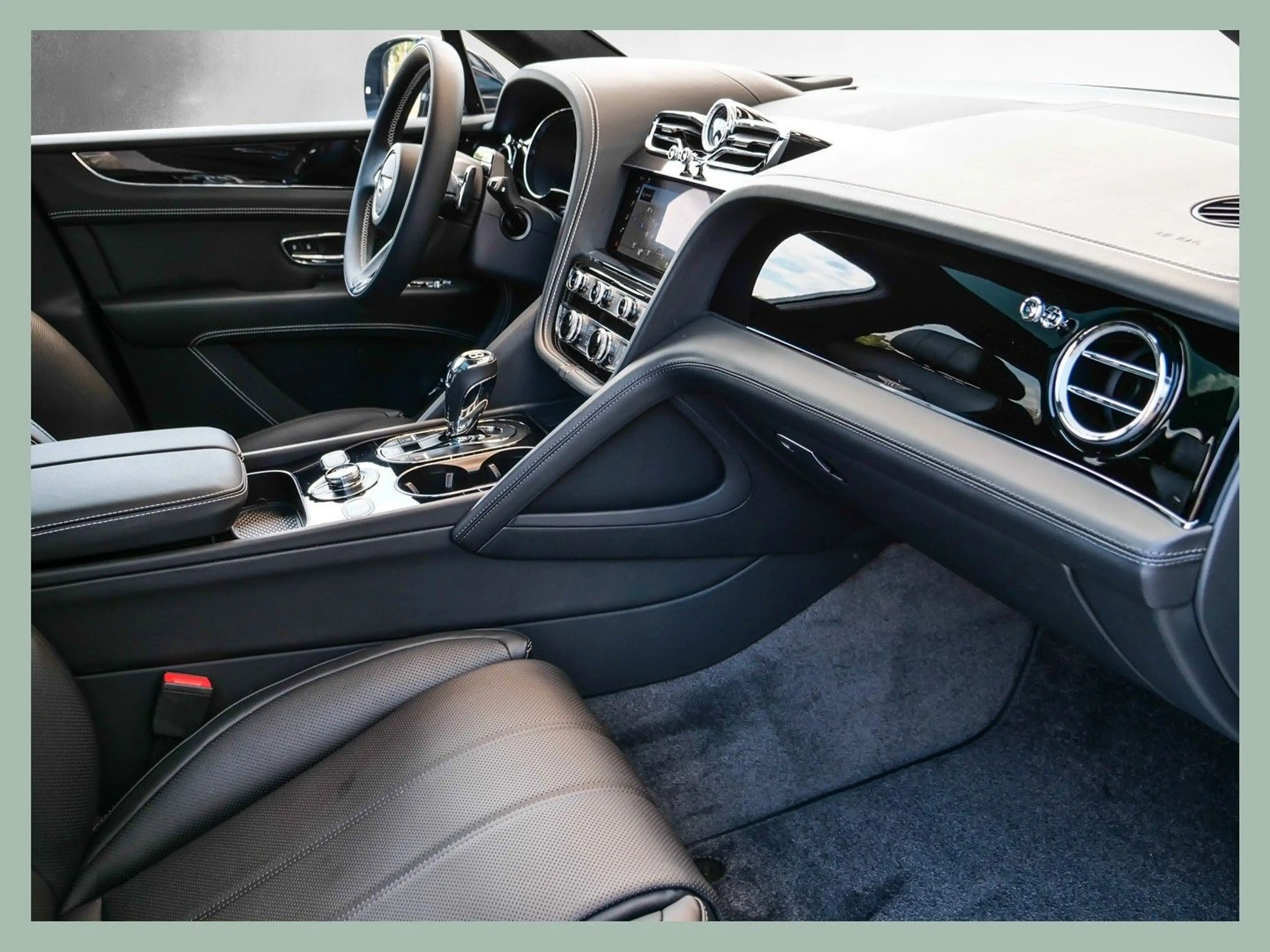 Bentley Bentayga V8 // BENTLEY DÜSSELDORF — photo 11