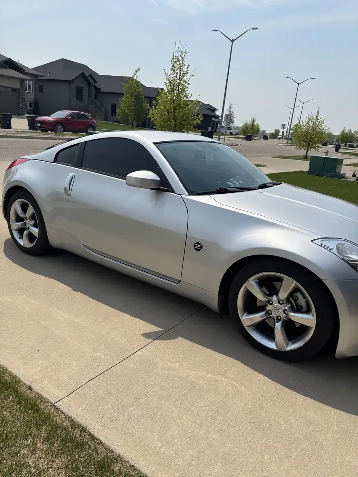 Nissan 350Z снимка Nissan 350Z