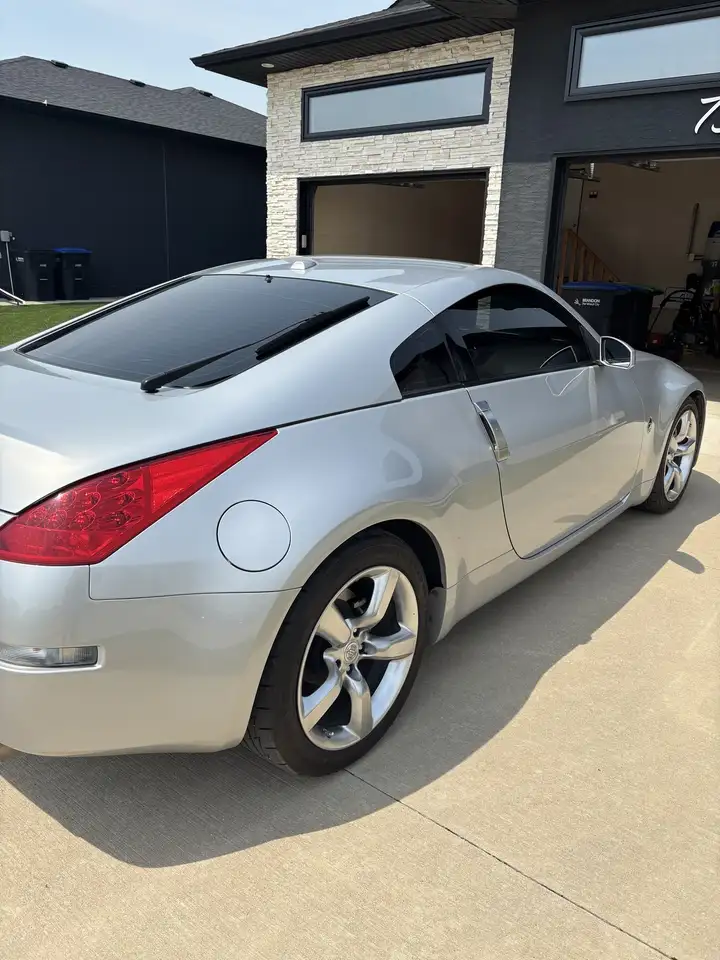 Nissan 350Z снимка Nissan 350Z