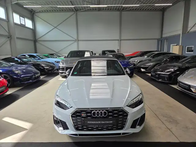 Audi Cabriolet view 3