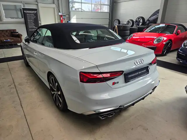 Audi Cabriolet view 13