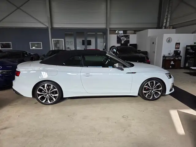 Audi Cabriolet view 9