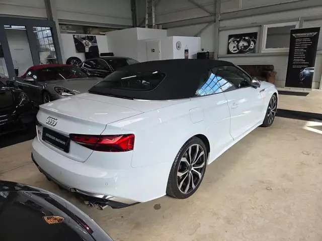 Audi Cabriolet view 11