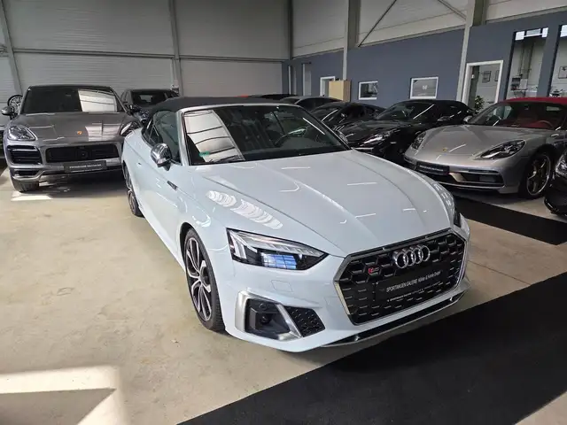Audi Cabriolet view 7