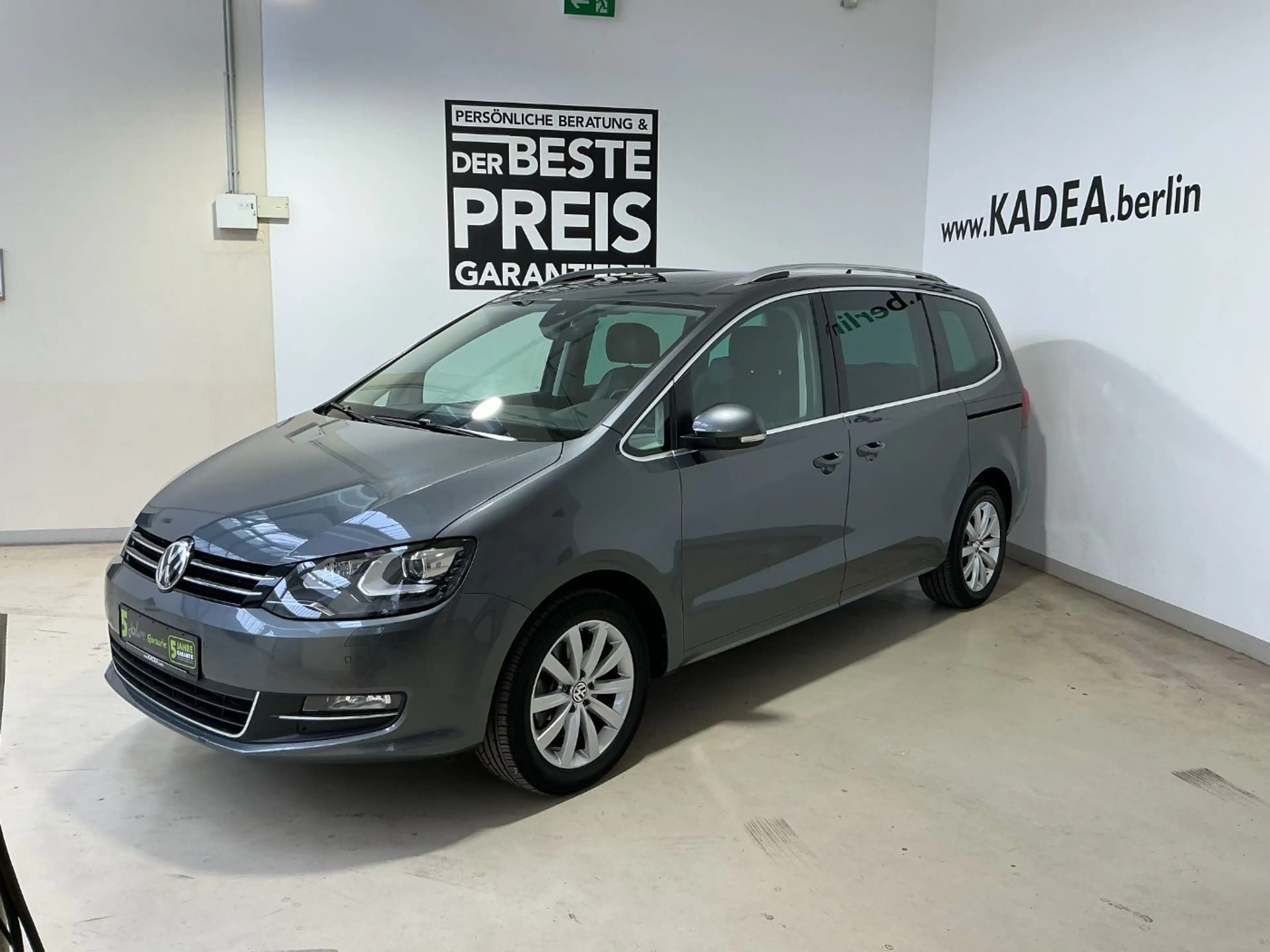 Volkswagen Sharan 2.0 TDI Kamera,PDC,Sitzheizung,CarPlay — photo 2