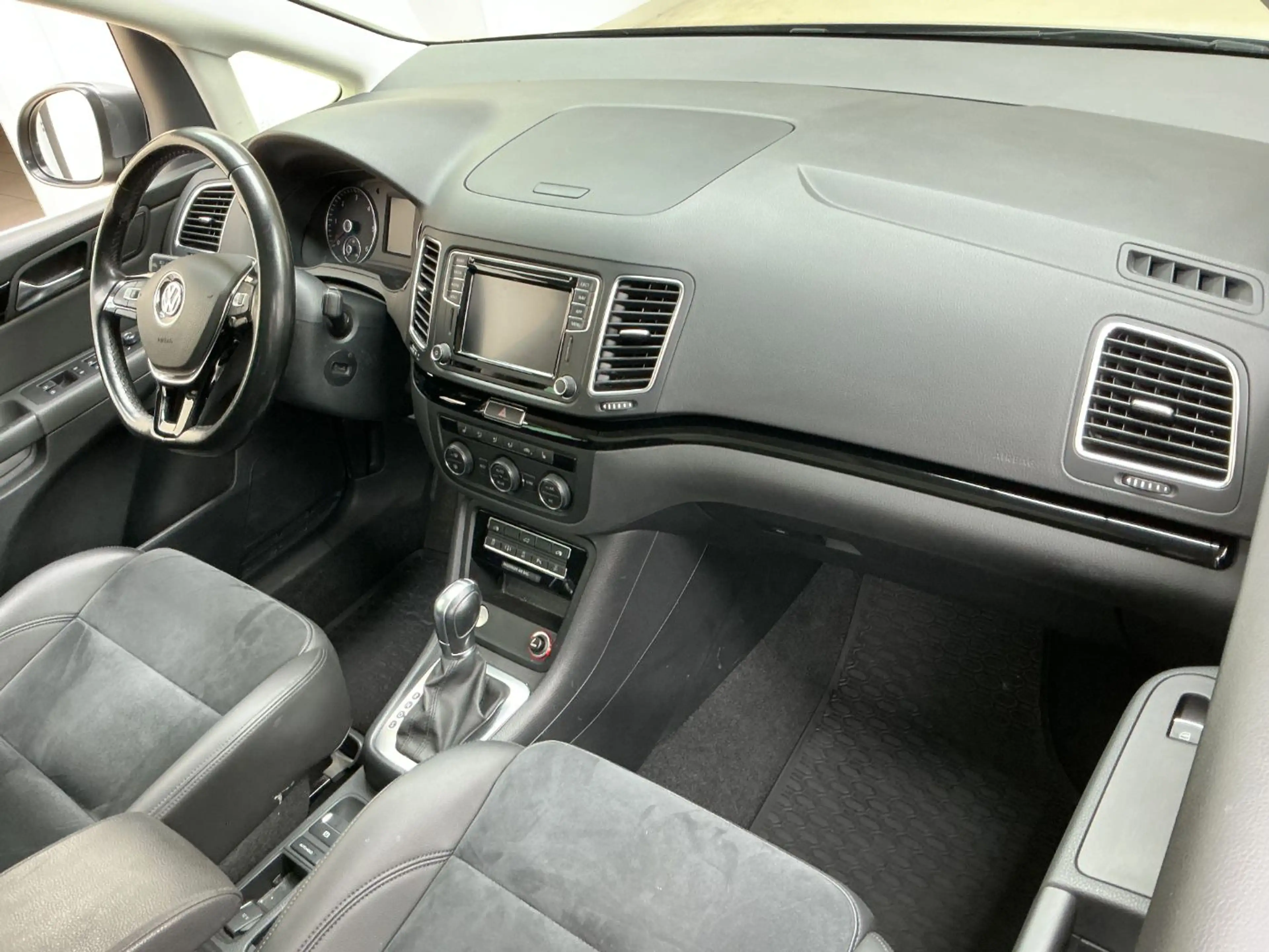 Volkswagen Sharan 2.0 TDI Kamera,PDC,Sitzheizung,CarPlay — photo 10