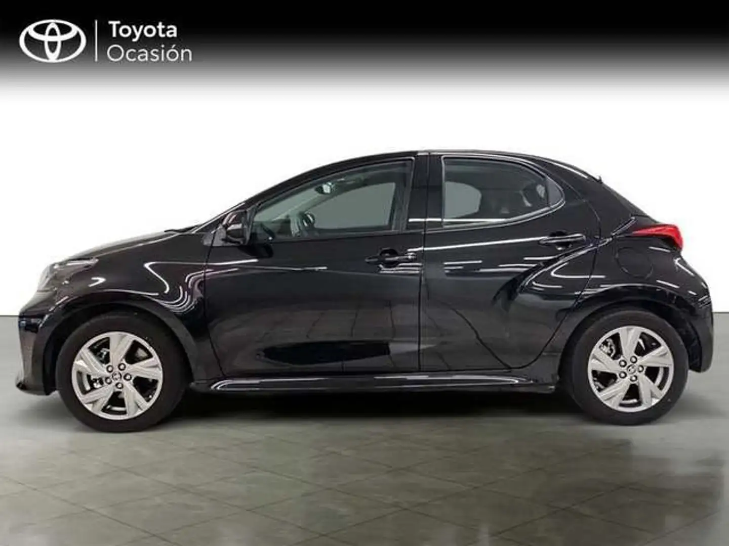 Toyota Yaris 120H 1.5 Active Plus Negro - 2