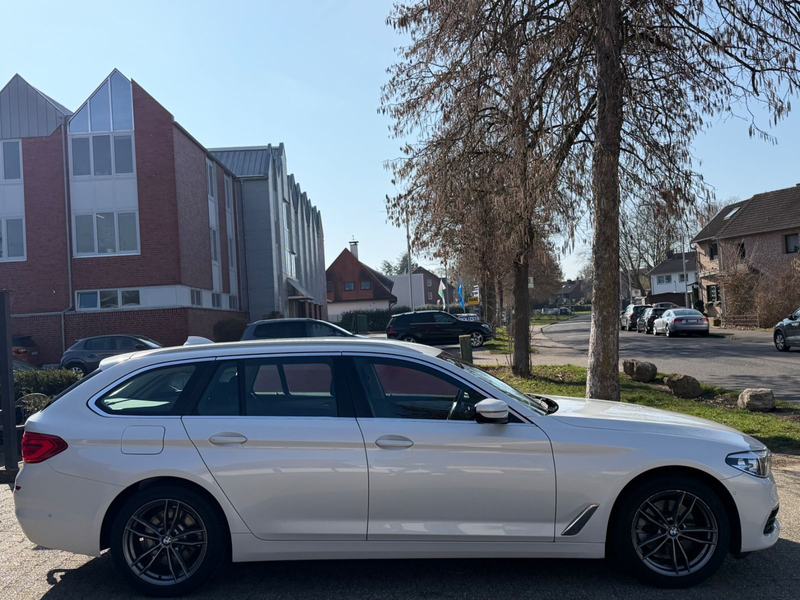 BMW 520 5 Touring /// 1 Hand /// — photo 8