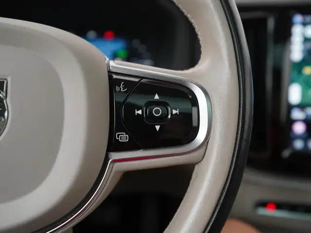 Volvo XC60 view 9