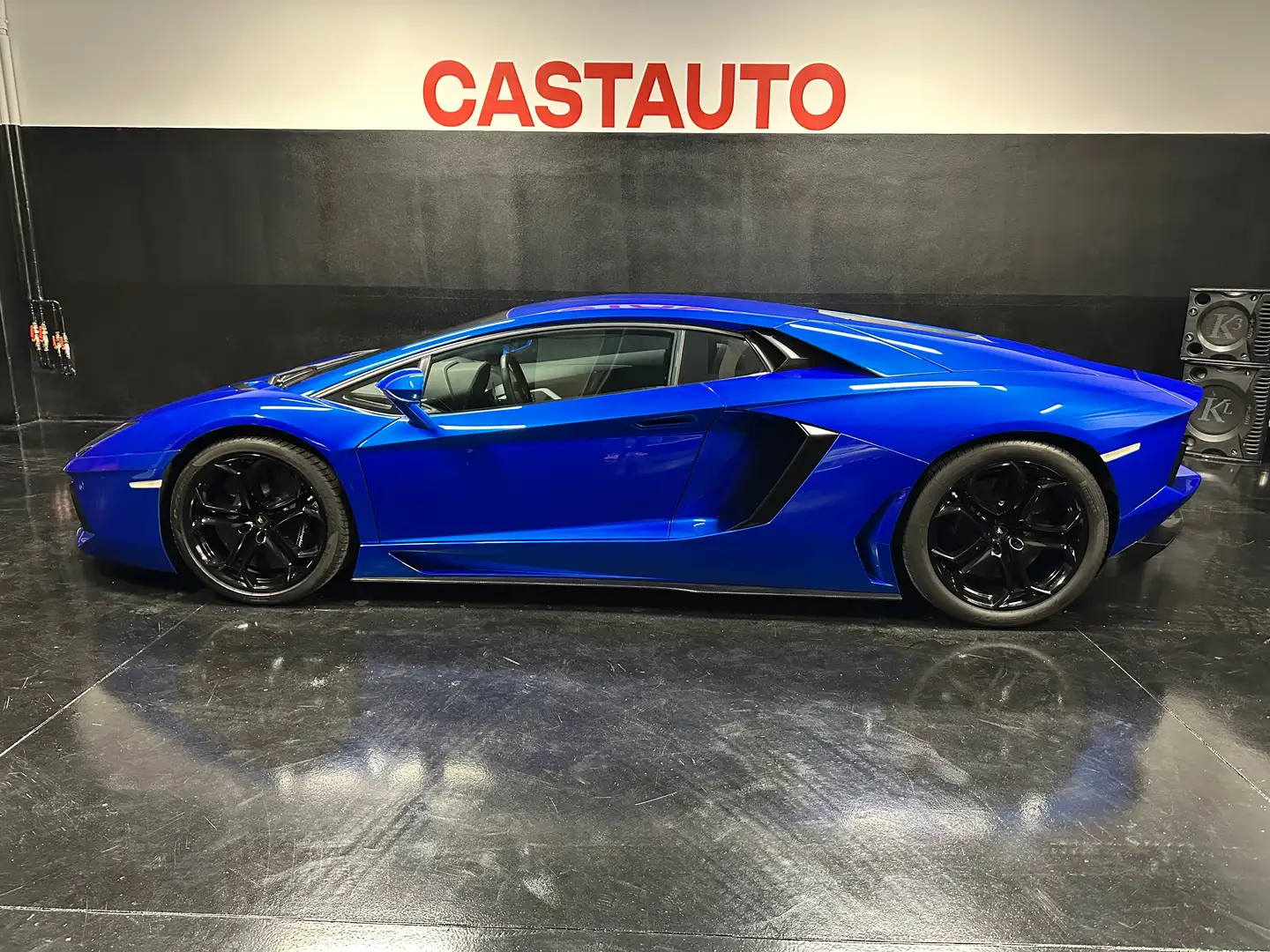 Lamborghini Aventador Coupe 6.5 LP 700-4 Modrá - 1