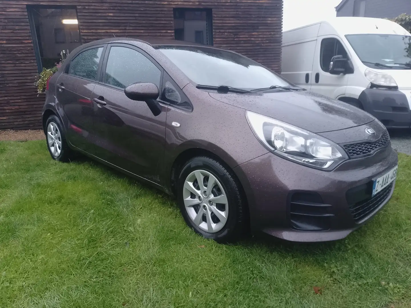 Kia Rio Rio 1.3i LS Brun - 2