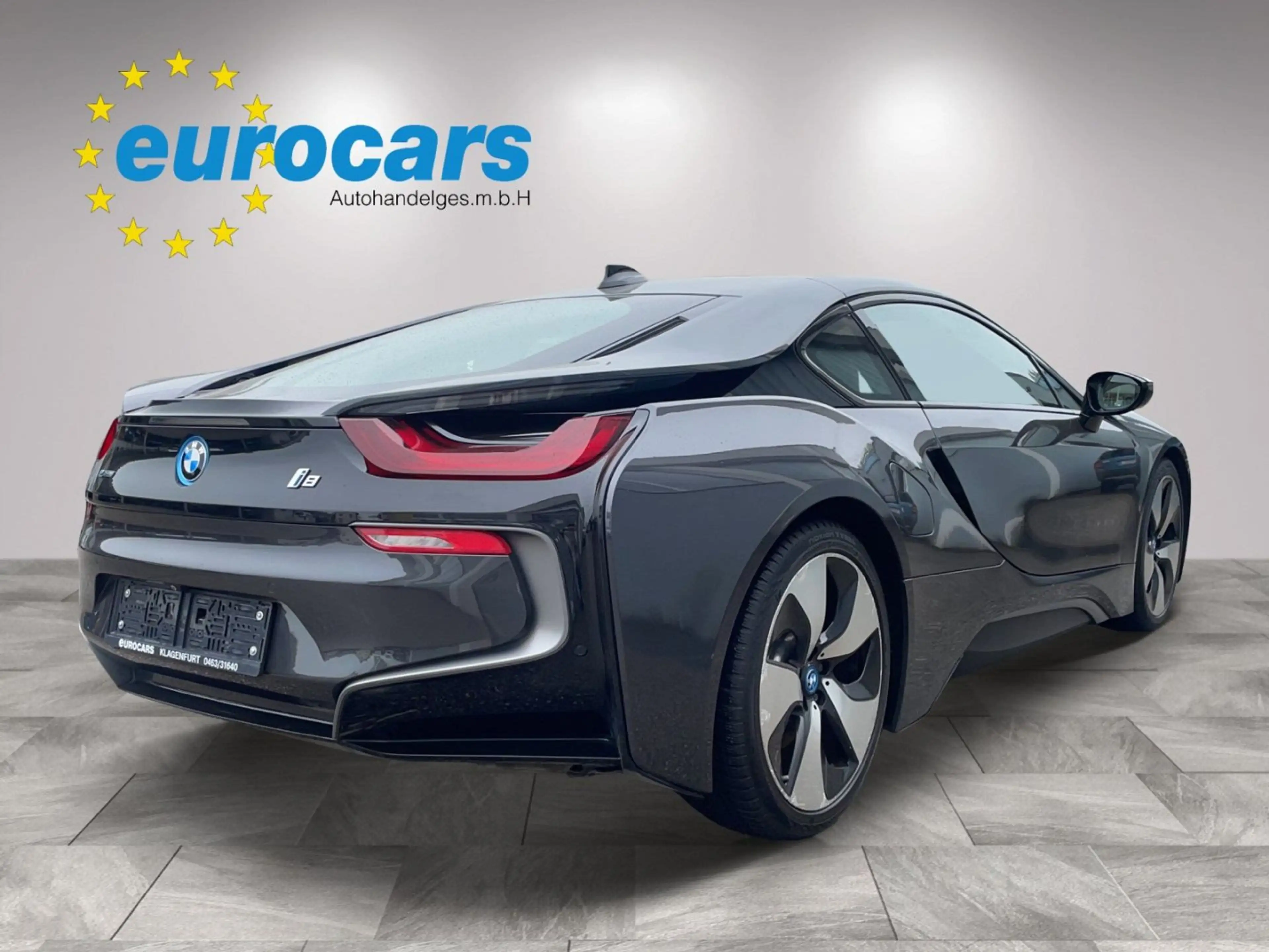 BMW i8 — photo 4