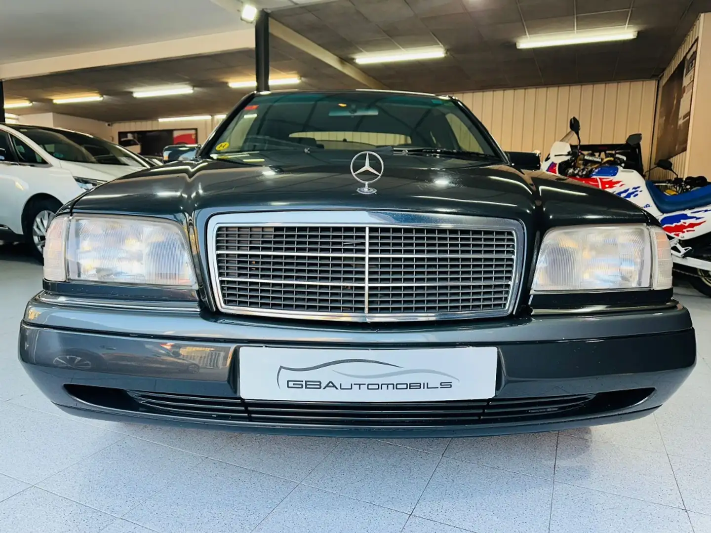 Mercedes-Benz C 220 Elegance Negro - 2