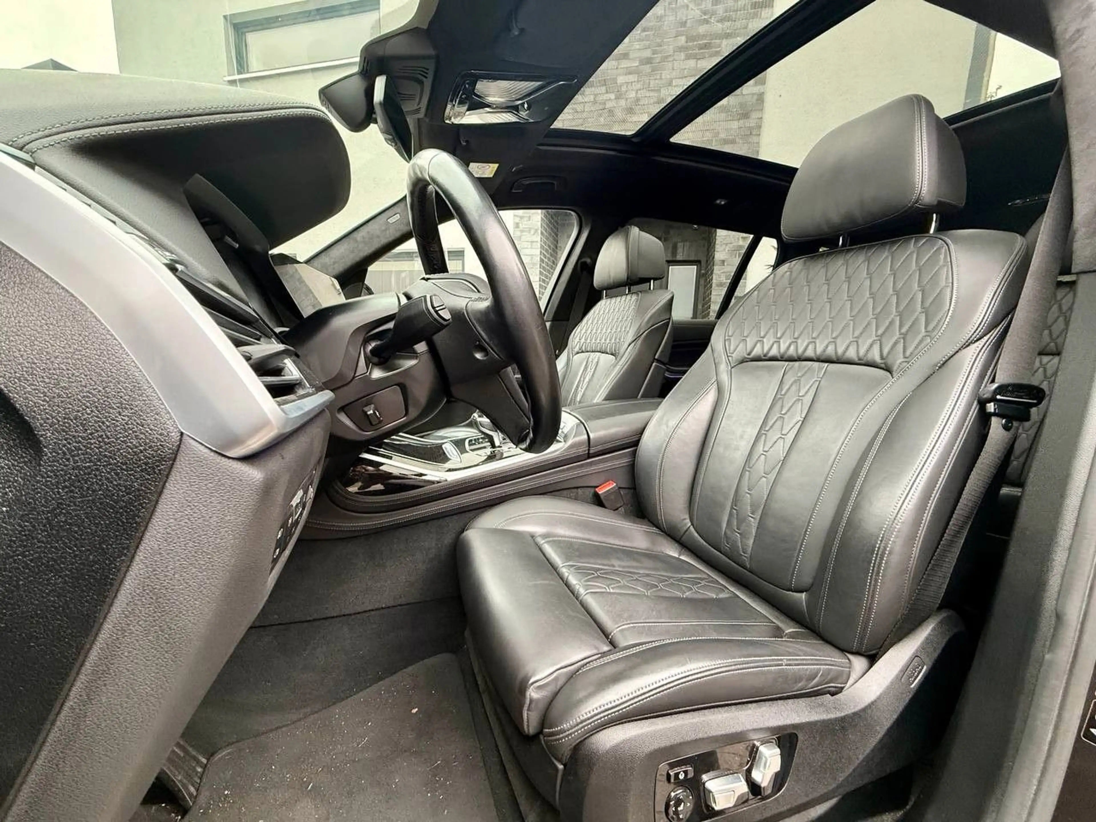 BMW X7 Exklusiv Design Pure Excellence 6-Sitz — photo 11