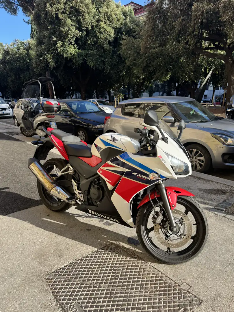 Honda CBR 300 R - 2