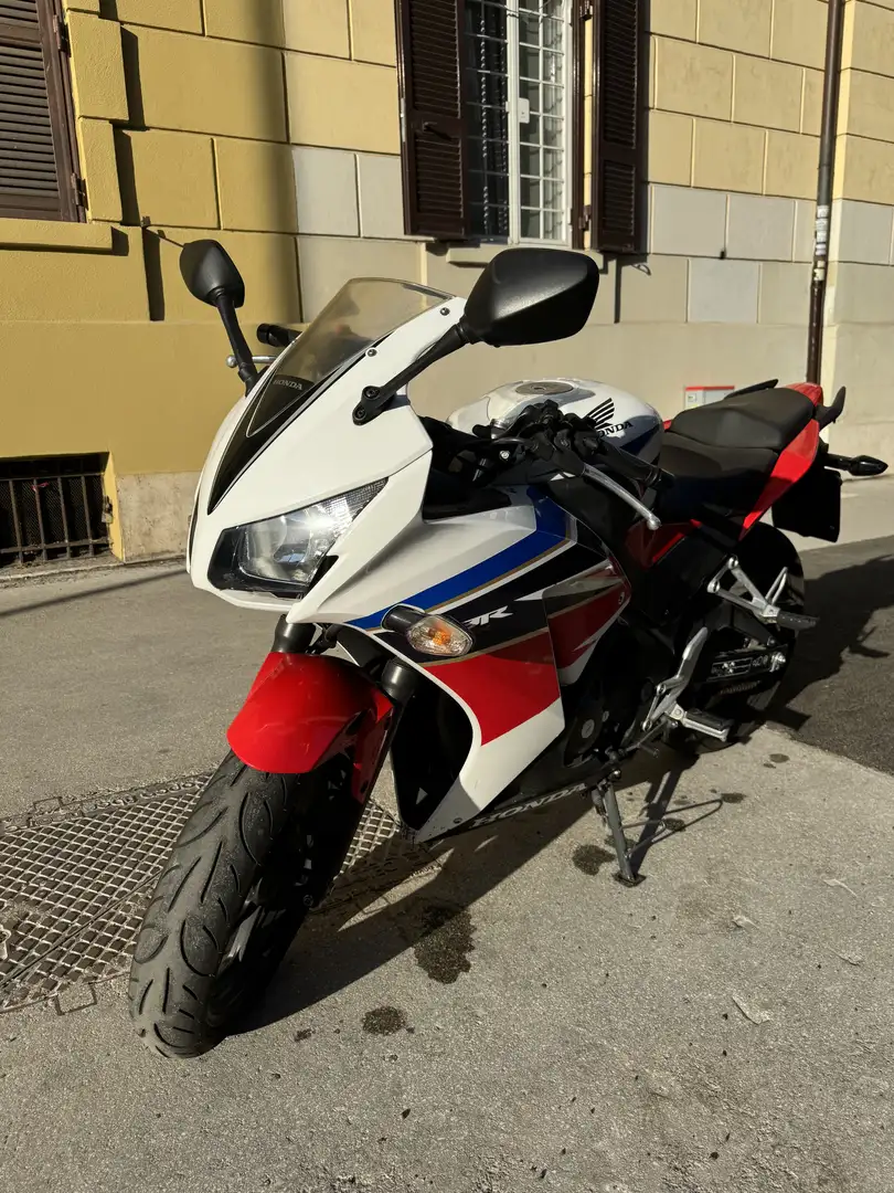 Honda CBR 300 R - 1