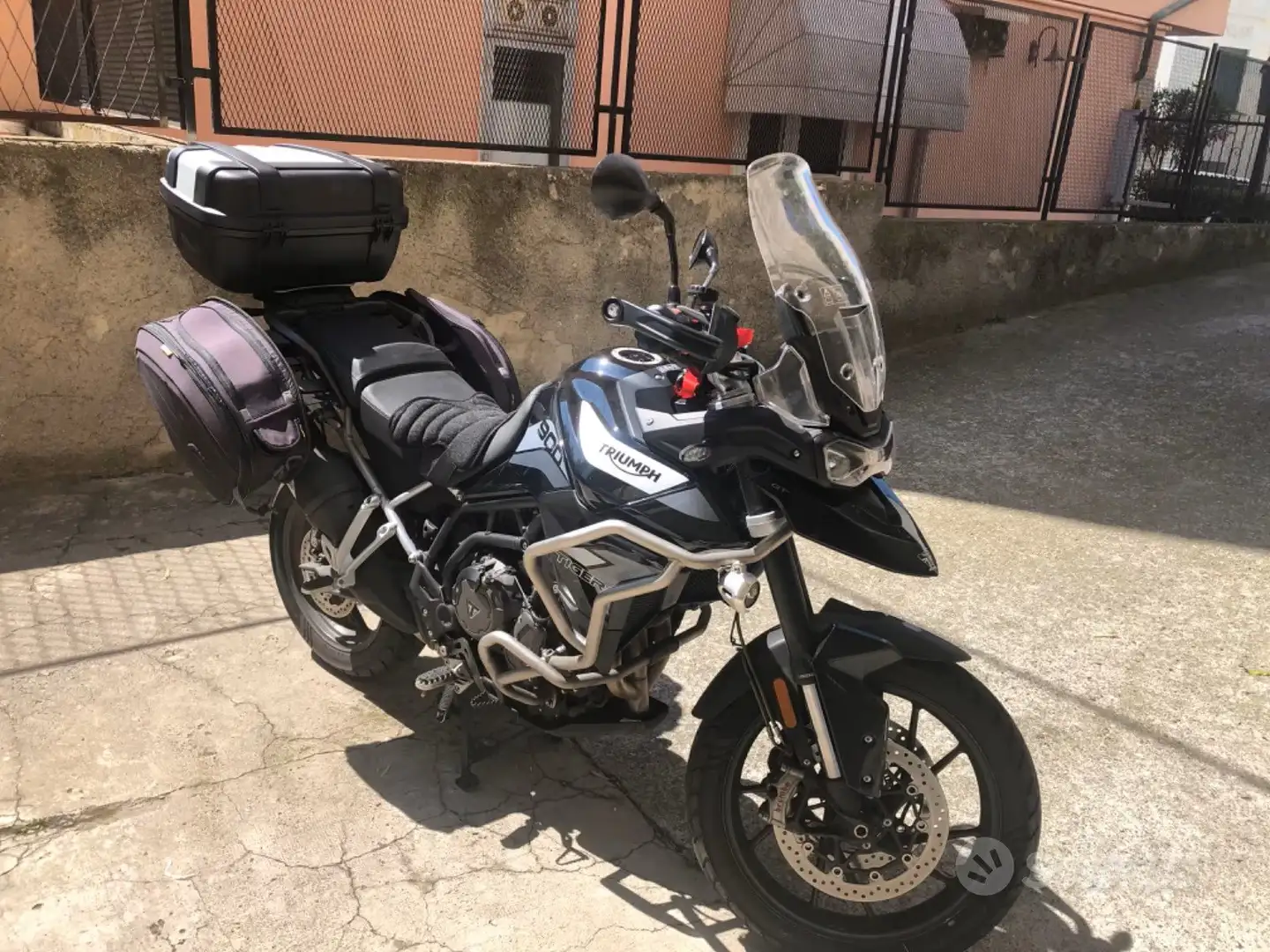 Triumph Tiger 900 Nero - 2
