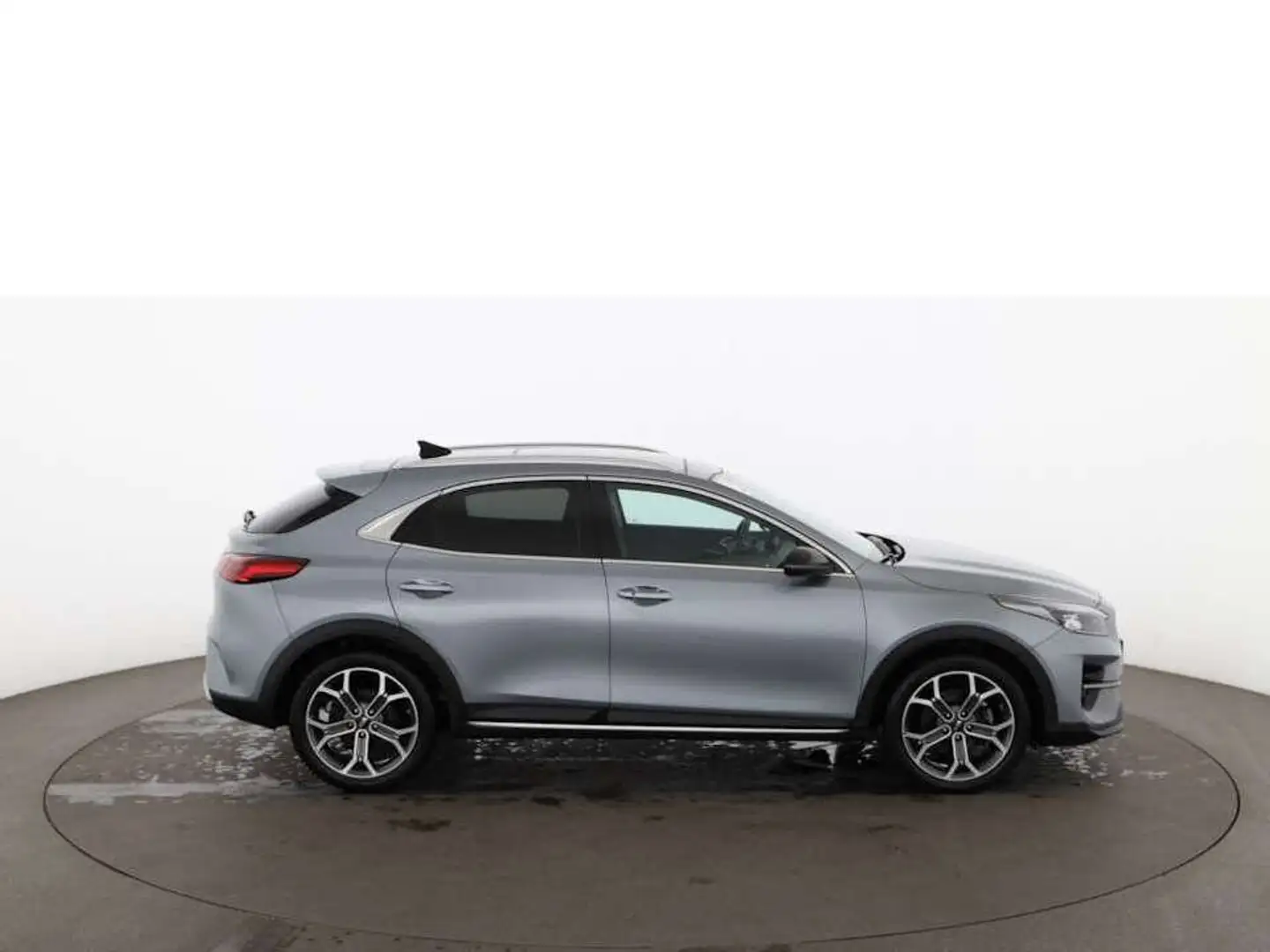Kia XCeed 1.6 Platinum Edition PHEV Aut LED SKY AHK Silber - 2