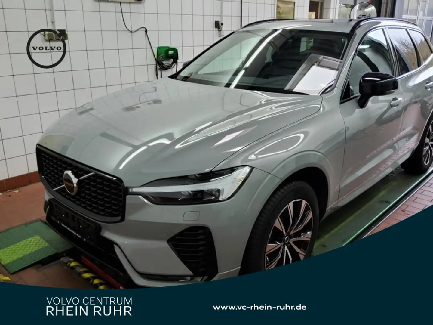 Volvo XC60 B5 AWD Plus Dark+PANO+WINTERPAK+MEMORY+RFK+ Grau - 1