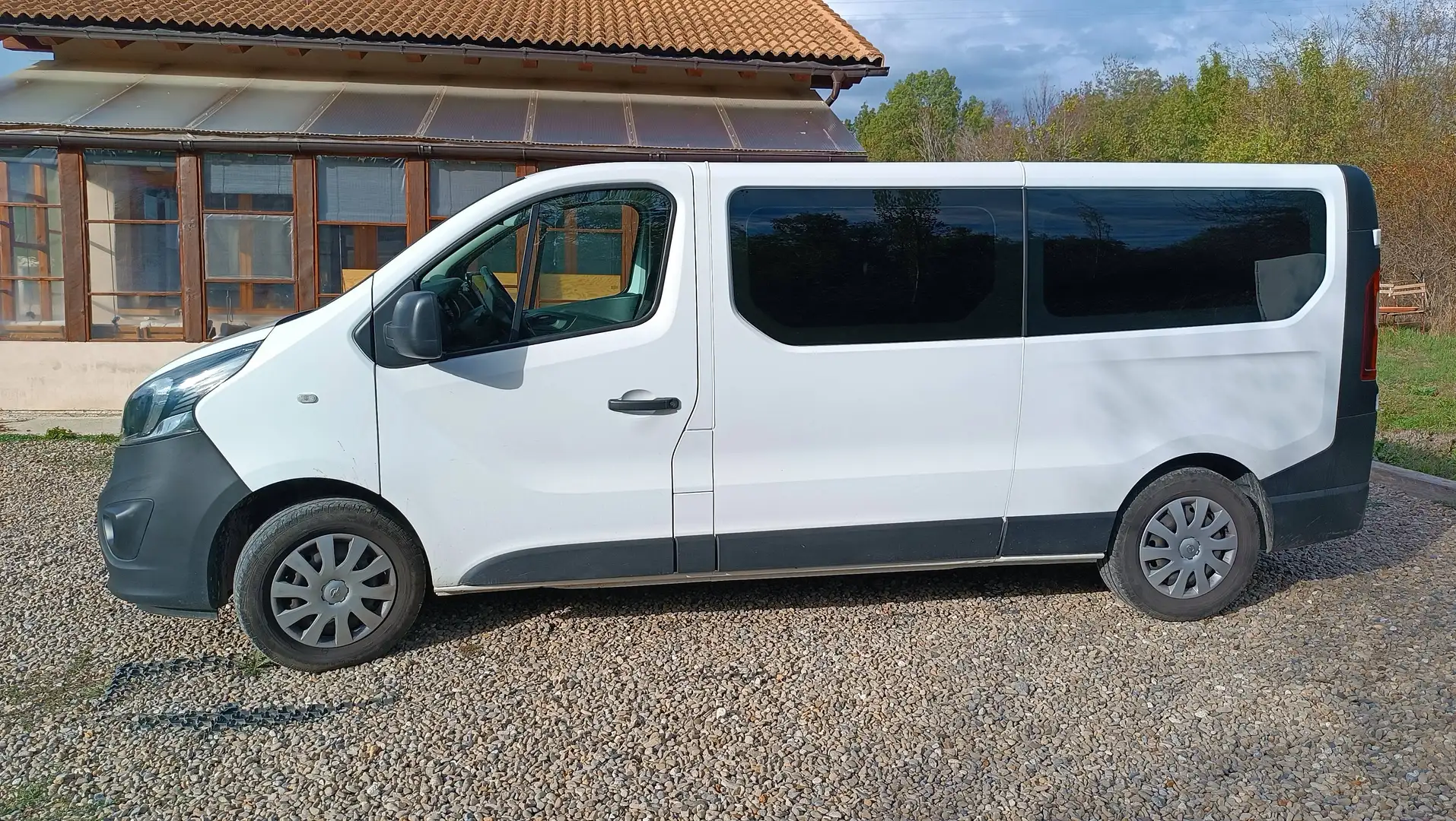 Opel Vivaro Combi 9 plazas 1.6CDTi 120 CV L2 Blanco - 1