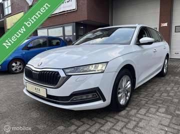 Combi 1.0 TSI Business Edition NAVI*CAMERA*PDC*