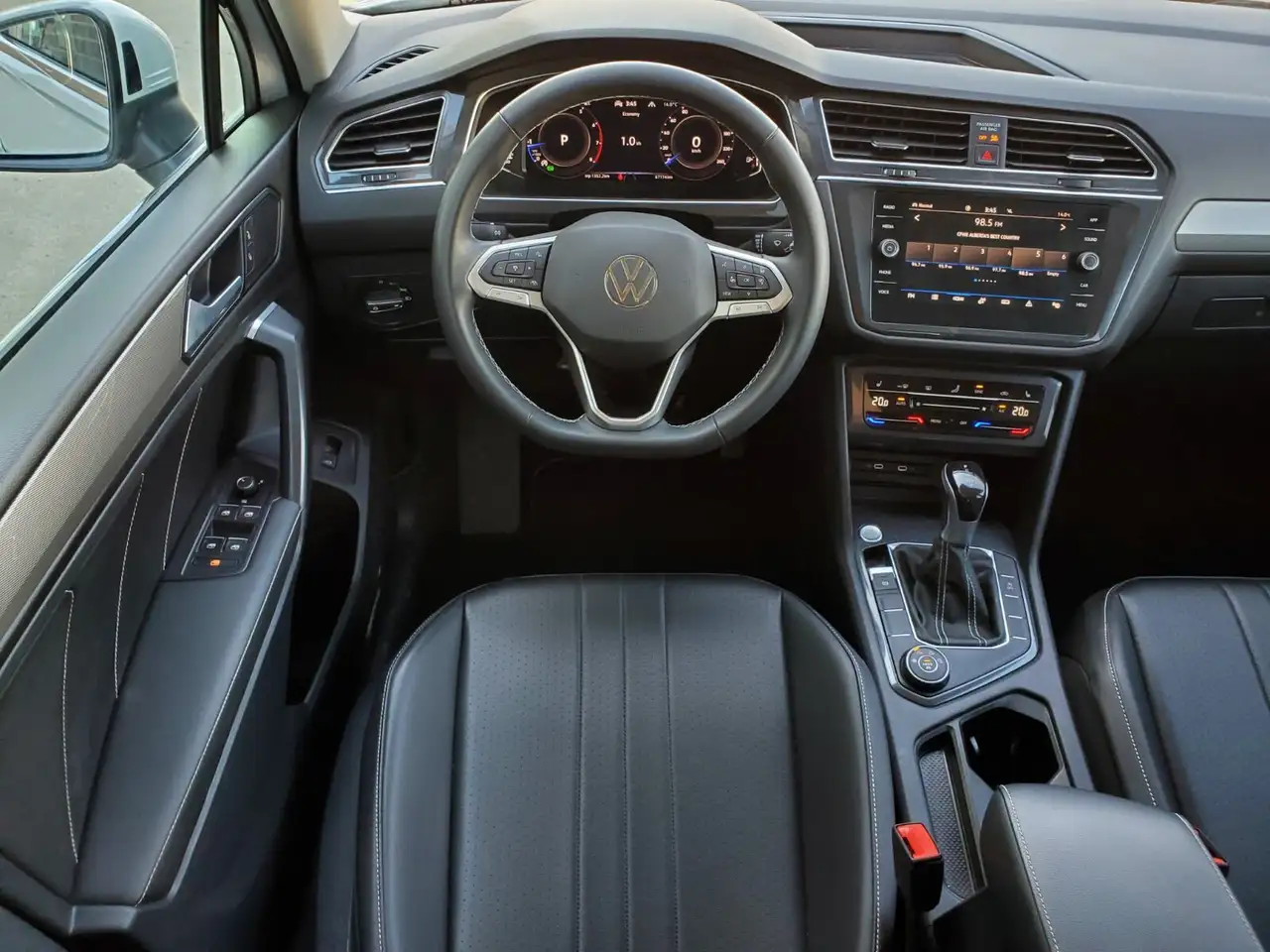 Volkswagen Tiguan снимка Volkswagen Tiguan