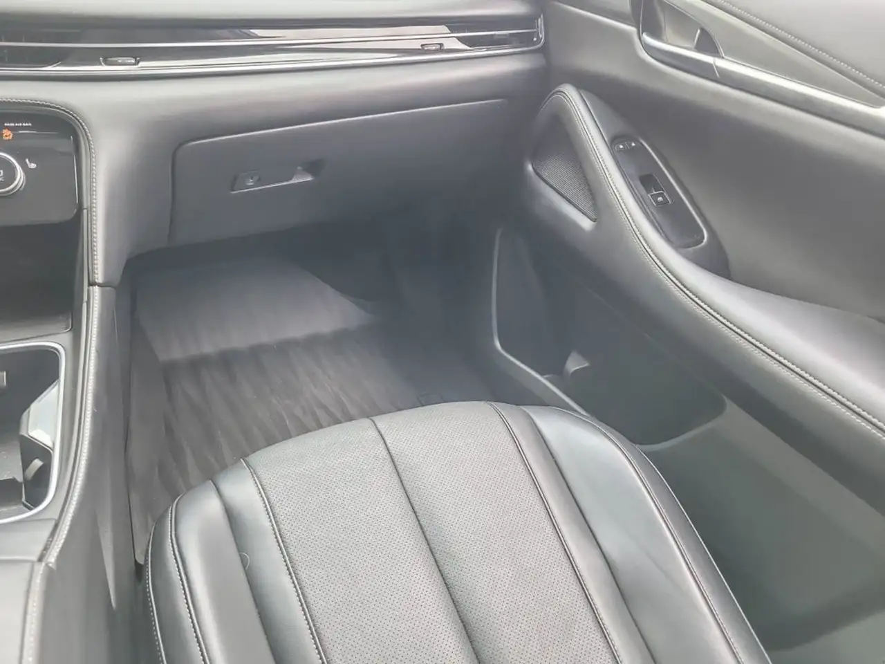 Infiniti QX60 снимка Infiniti QX60
