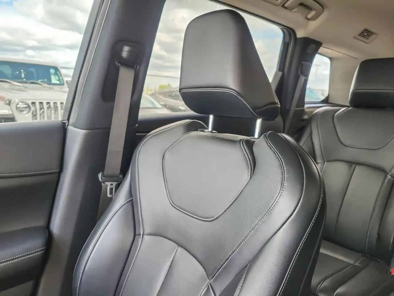Infiniti QX60 снимка Infiniti QX60