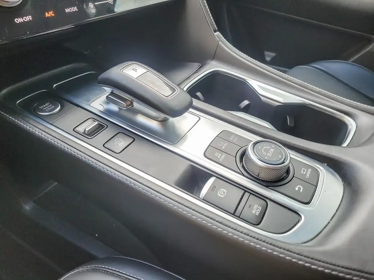 Infiniti QX60 снимка Infiniti QX60